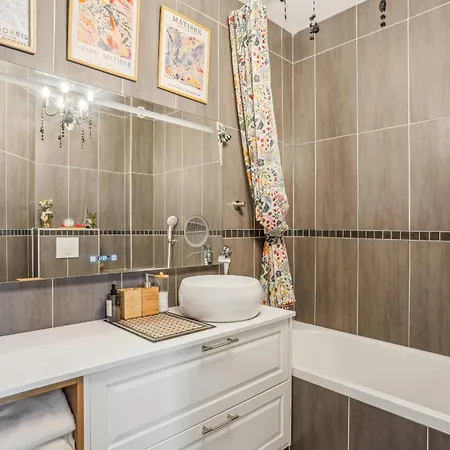 Place Victor Hugo - Mesnil 1bdr By B'your Appartamento *